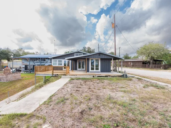 102 White Point, Sandia, TX 78383