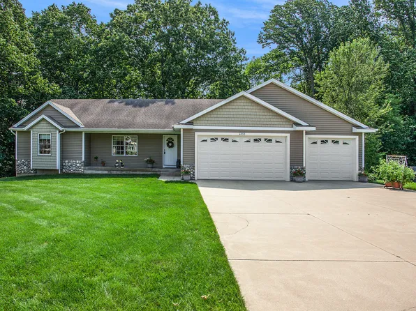 4053 Ronalds Rd, Dorr, MI 49323