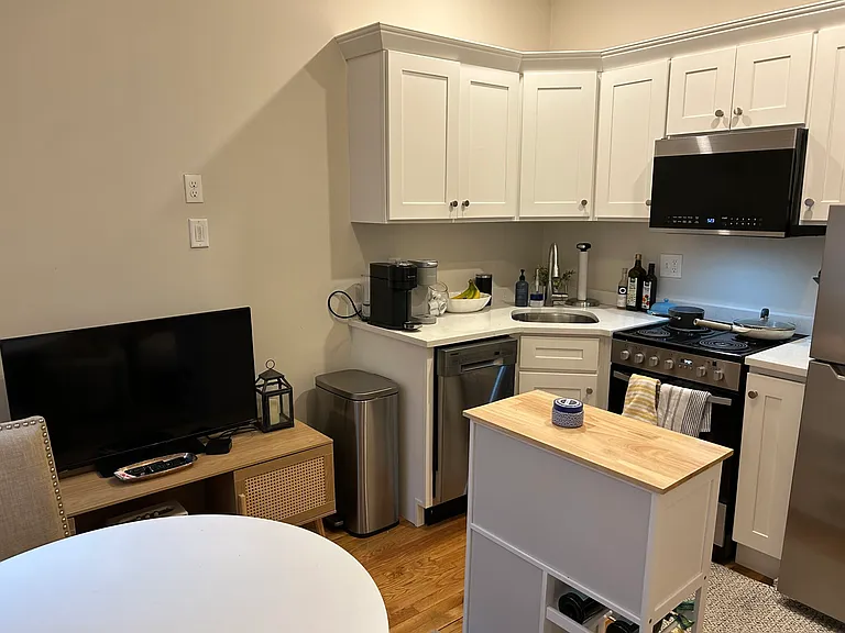 52 Irving St #1 — Photo 4