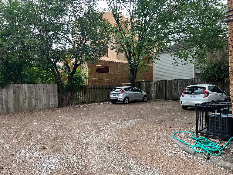4823 Jackson — Photo 9