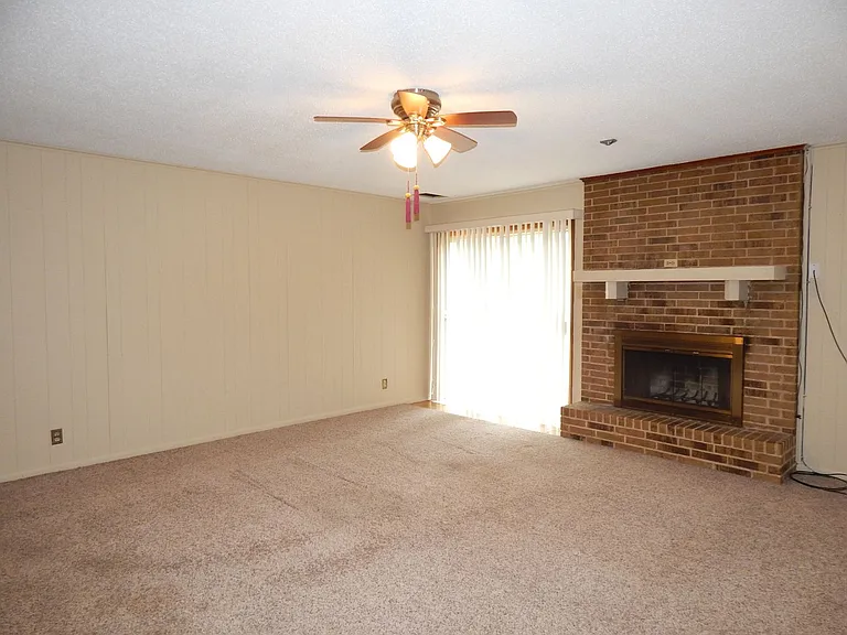 11927 State Highway 64 E — Photo 8