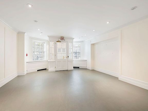 5th image of 38 E 63rd St