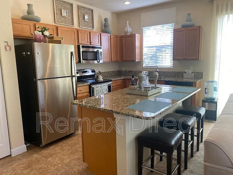 4 bed, 2.0 bath, $2,800 — Photo 4