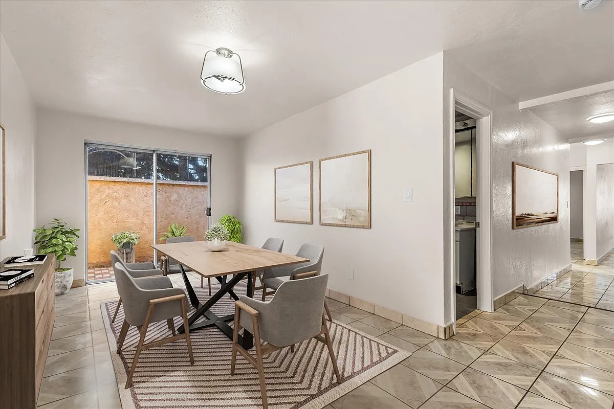 3 bed, 1014 sqft, $3,150 — Photo 4
