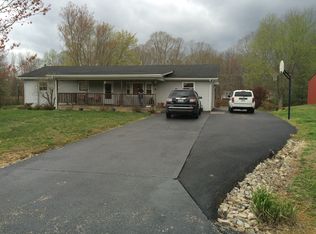 427 Bluebird Dr, Russell Springs, KY 42642