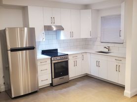 6084 Metropolitan Ave, Ridgewood, NY