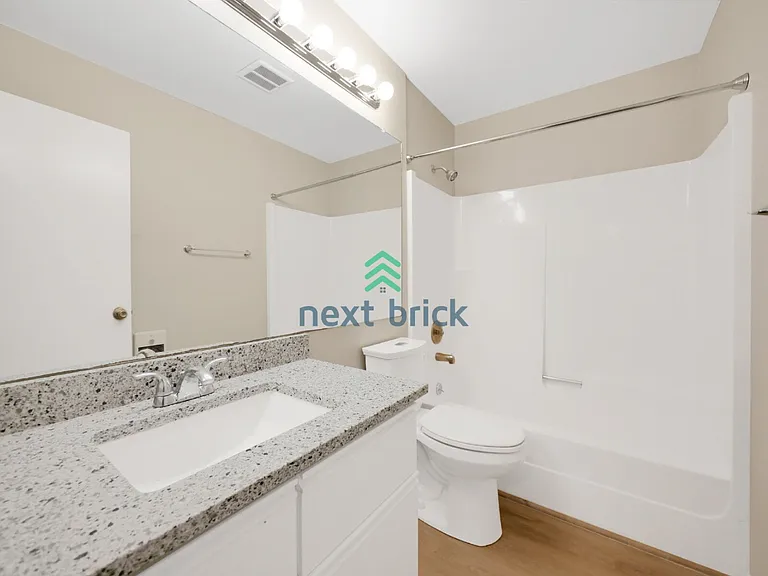 1270 Bellevue Way NE #3 — Photo 11