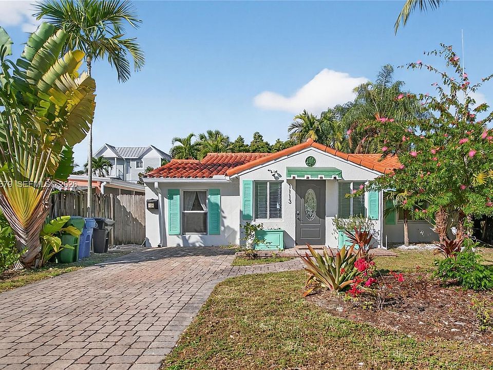 1st image of 1113 N Victoria Park Rd