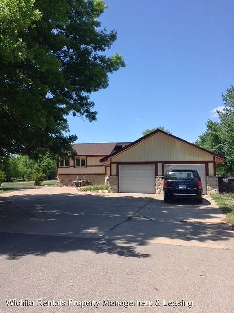2nd image of 1301 N Azure Ln
