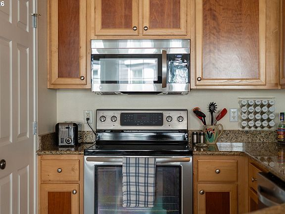 5th image of 604 Springtree Ln