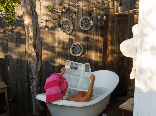 (undisclosed Address), Topanga, CA 90290
