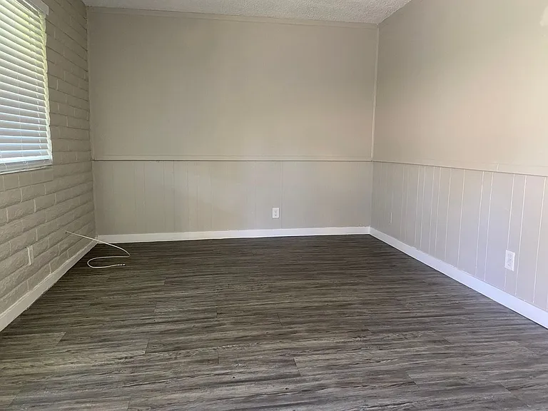 2420 W Glenrosa Ave — Photo 8