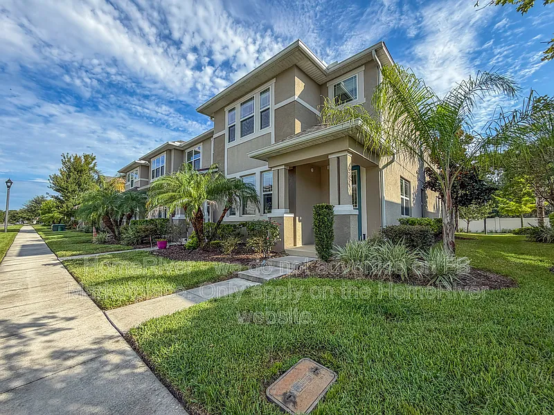 3 bed, 2.5 bath, 1665 sqft, $2,295 — Photo 2