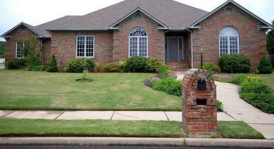 1st image of 2901 Southhurst Dr SE