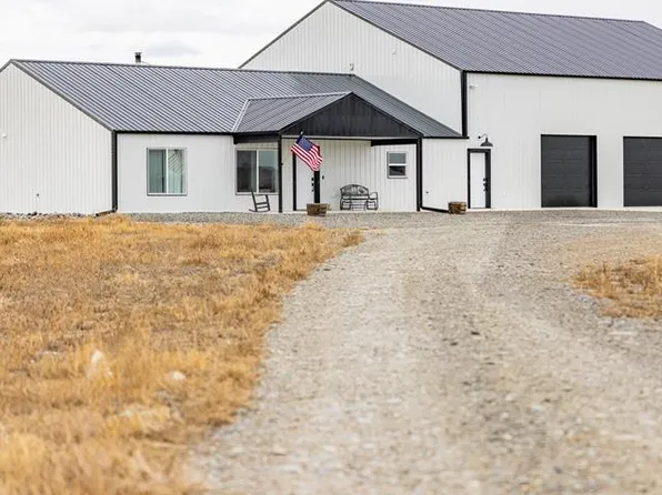 864 Kodiak Rd, Powell, WY 82435