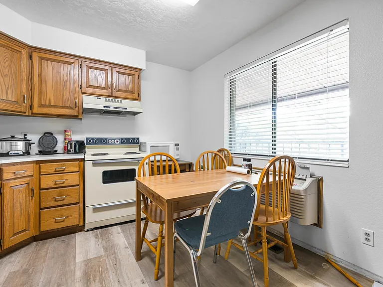 442 N 500 E #11 — Photo 4