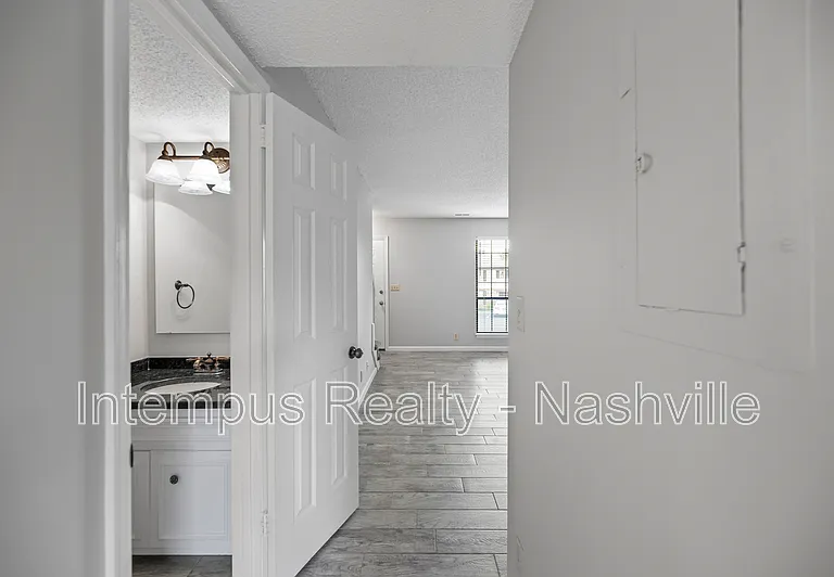 5771 Brentwood Trce — Photo 13