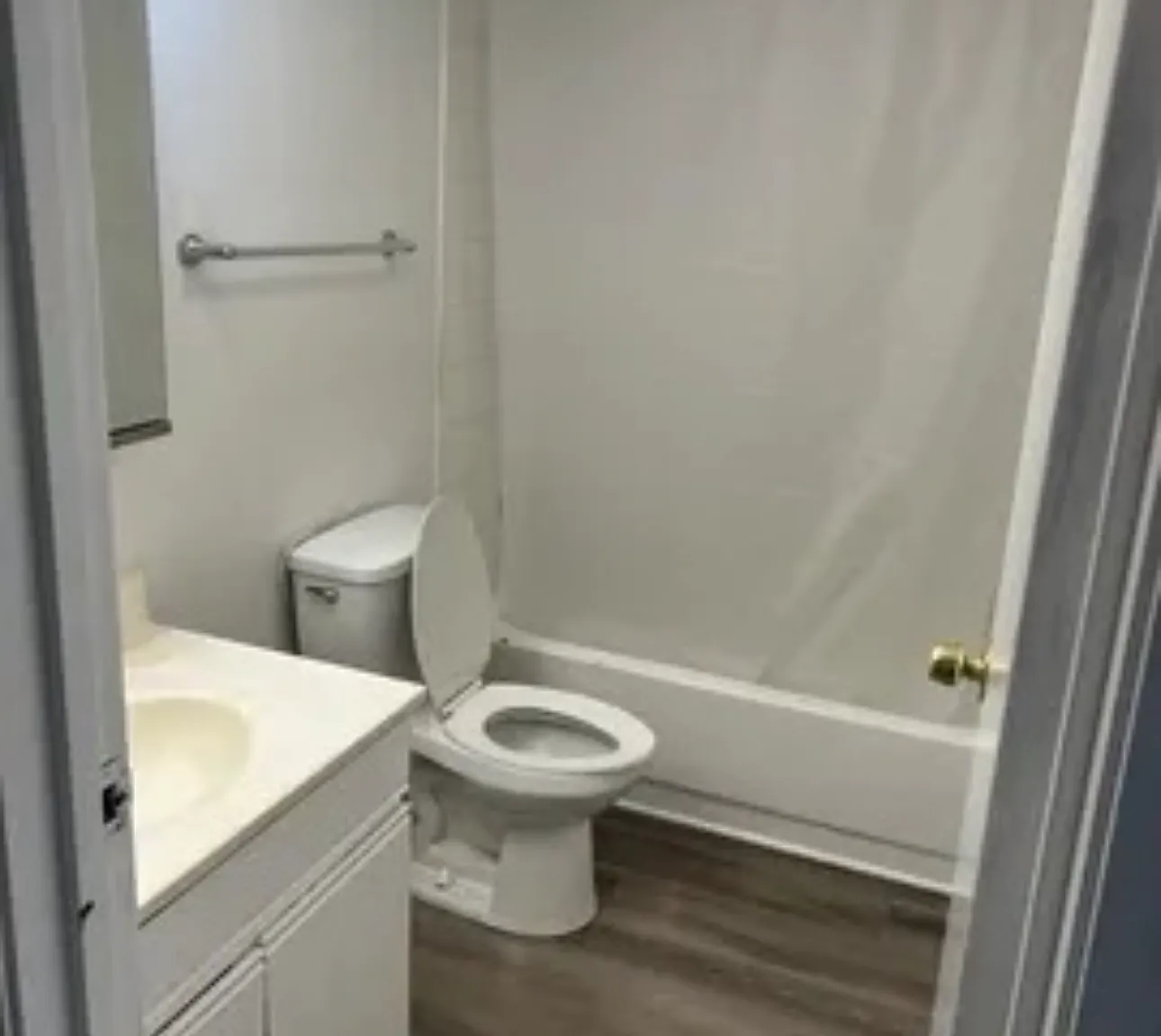 2 bed, $1,400 — Photo 1