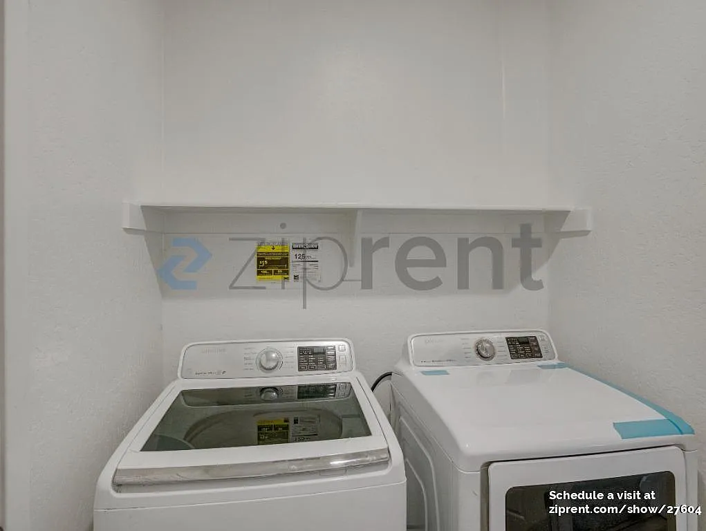 3 bed, 1898 sqft, $2,640 — Photo 3