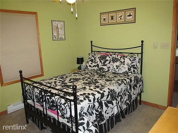 Full size 2nd floor bedroom, tv, xbox, ceiling fan