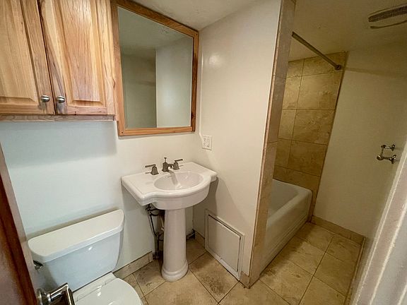 4th image of 22-38 D St #38-3