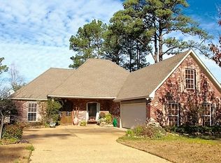 102 Timbercrest Ln, Brandon, MS 39047