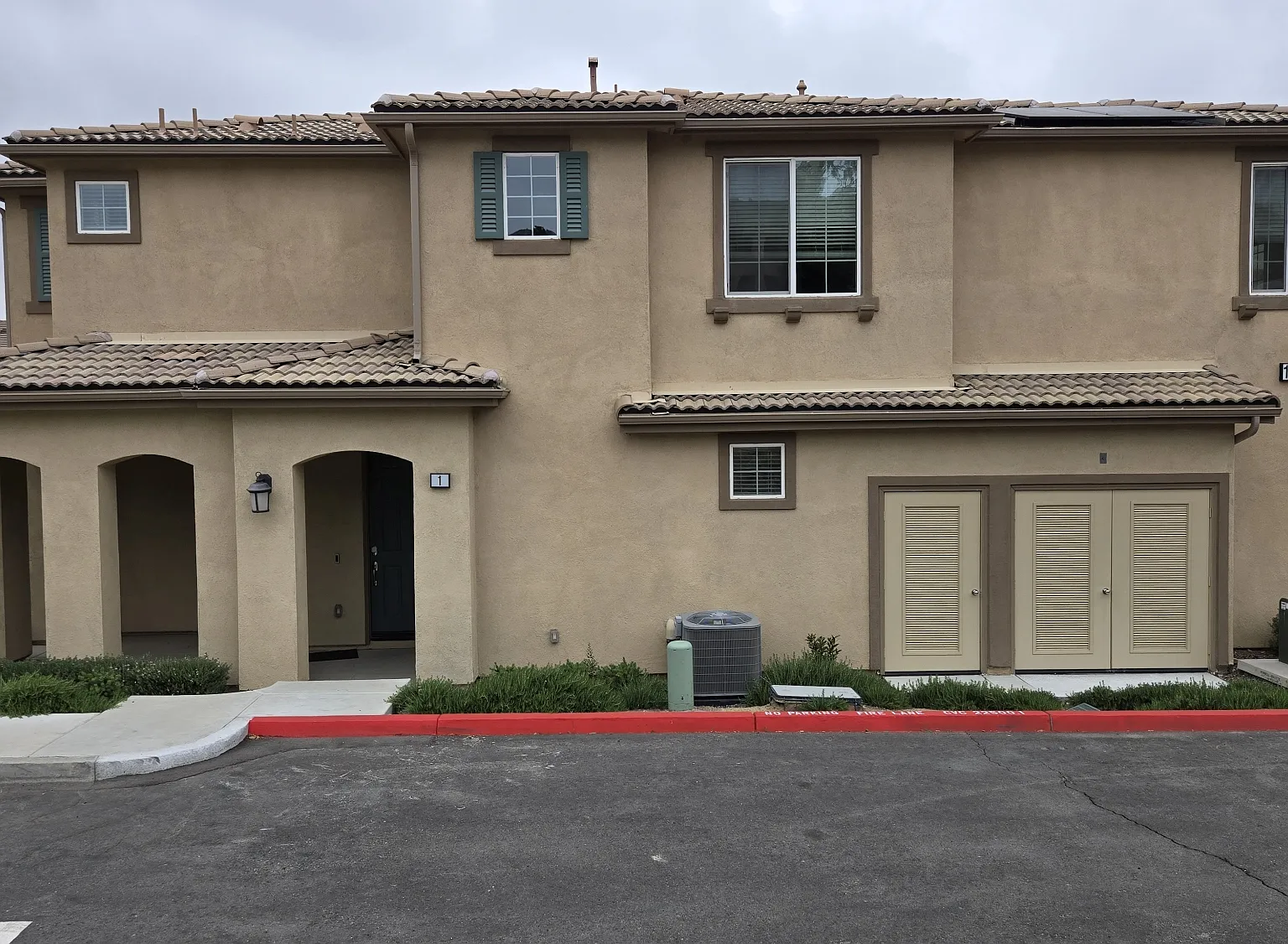 3 bed, 3.5 bath, 1973 sqft, $3,000 — Photo 4