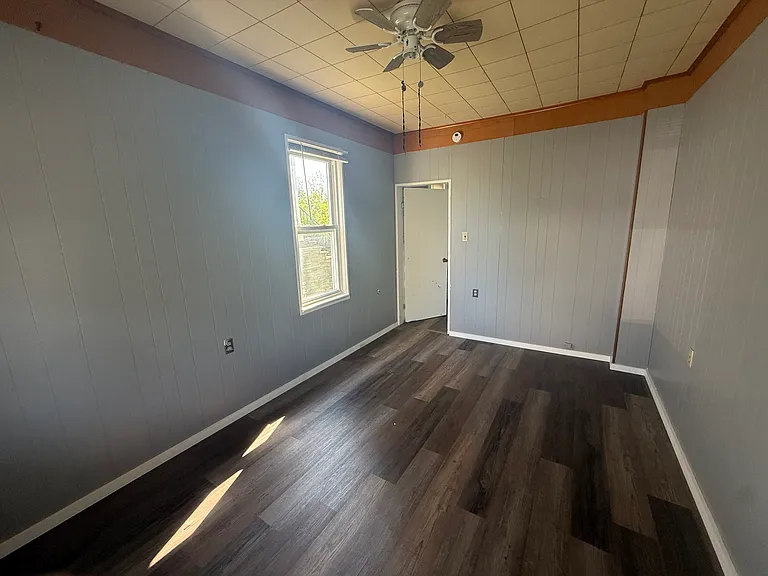 1210-1212 N Rebecca Ave — Photo 4