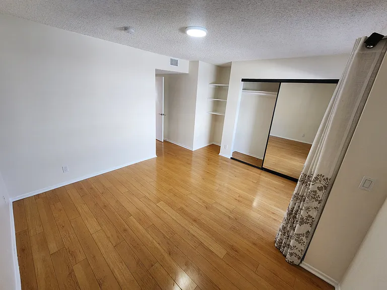 1118 N Kenmore Ave #2 — Photo 22