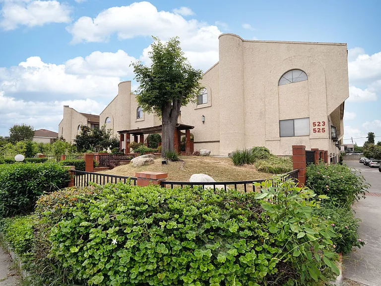 525 N Alhambra Ave #C — Photo 32