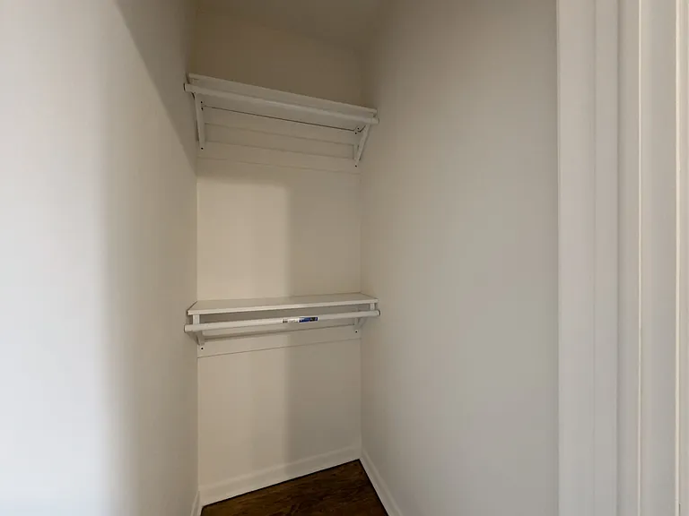 2633 W Ainslie St #4 — Photo 10