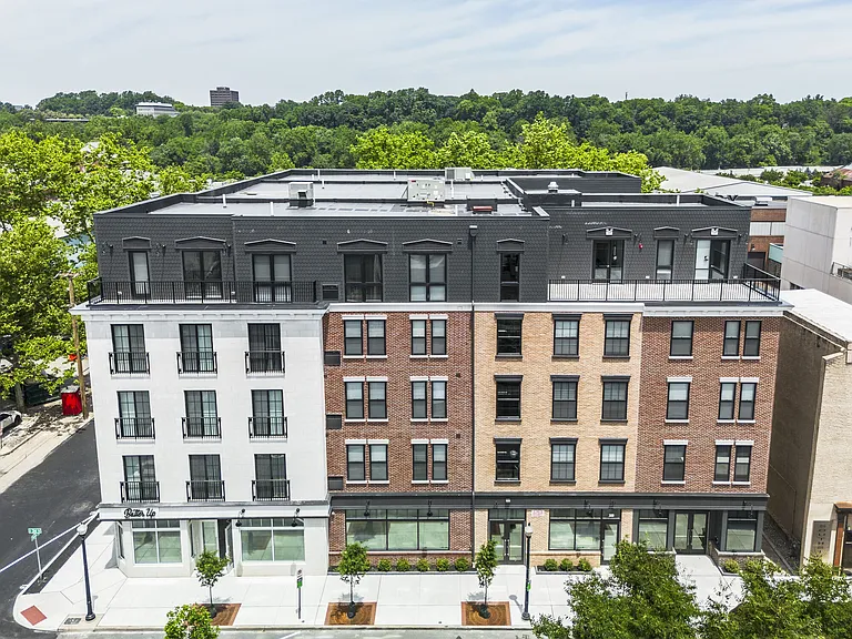 Taylor Flats — Photo 44