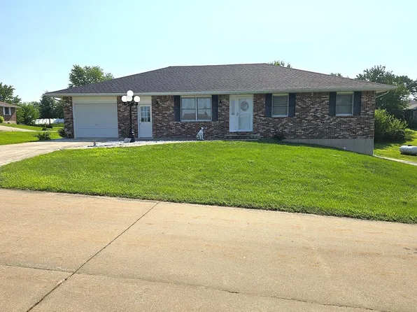 3612 Bettina Ln, Macon, MO 63552