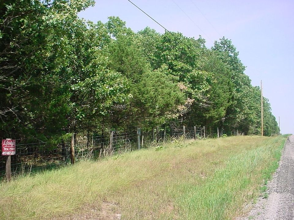 2nd image of 715 SE Highway W