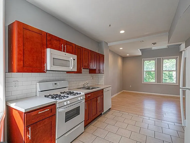 5102 Larchwood Ave #3 — Photo 1