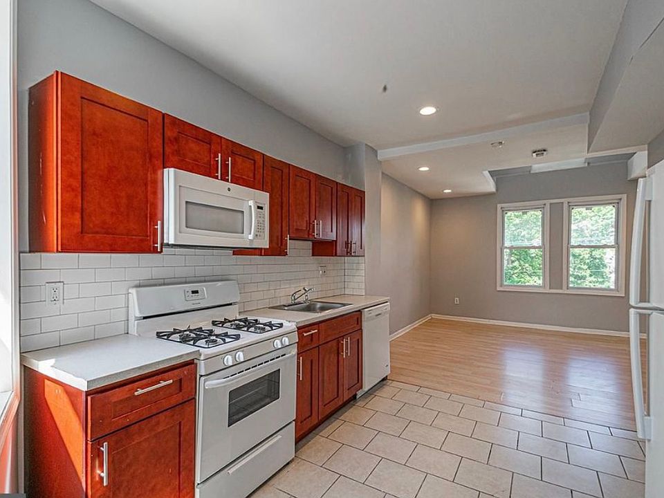 1st image of 5102 Larchwood Ave Unit 3