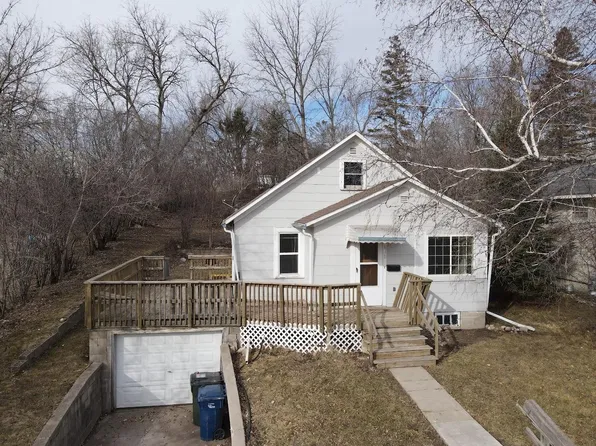 811 N Cleveland Ave, Fergus Falls, MN 56537