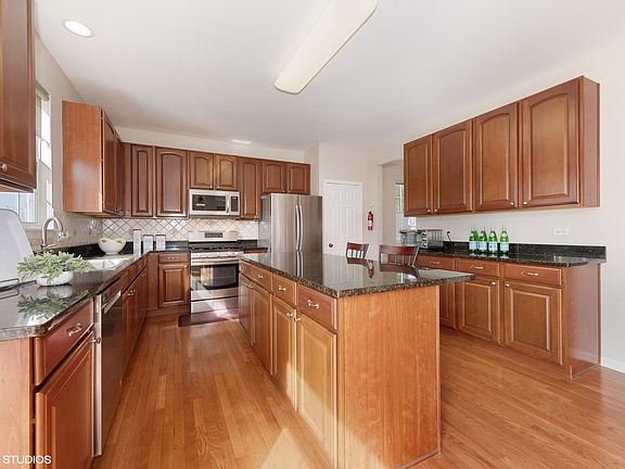 5th image of 2916 Forest Creek Ln