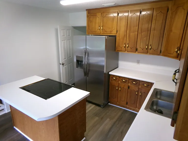 14299 Peterson Ln — Photo 4