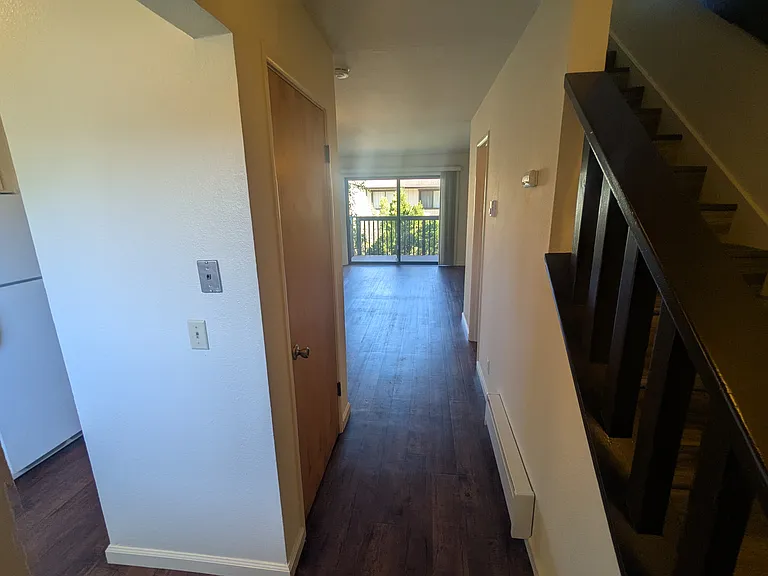 415 Dela Vina Ave #F — Photo 2