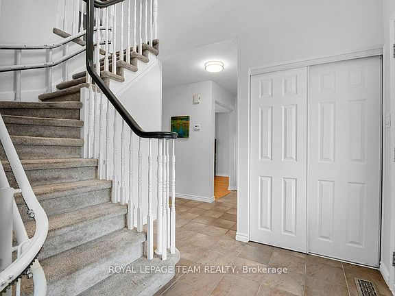 4th image of 332 Liard St