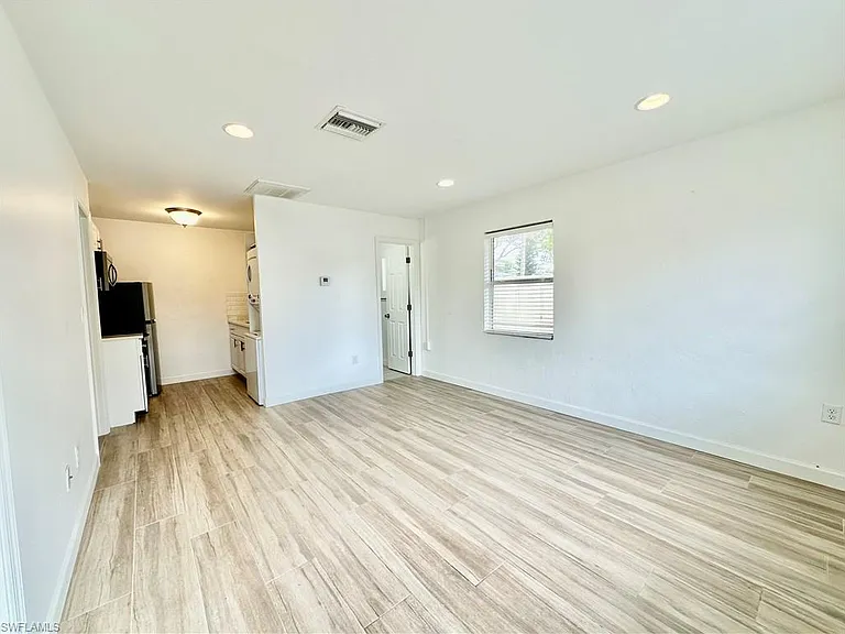4241 Tarpon Ave #4 — Photo 4