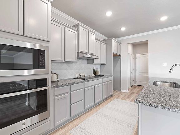 3rd image of 1331 Logan Blvd