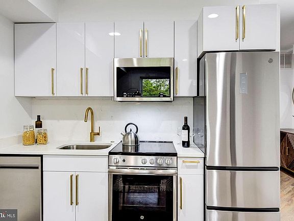 Brand New GE Stainless Steel Appliances - Garbage Disposal - Ice Maker