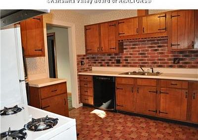 4th image of 710 Park St