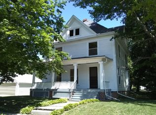 211 E Market St, Farmer City, IL 61842