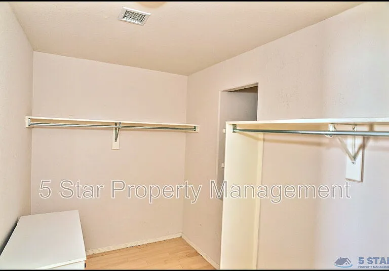 1560 Via Appia St — Photo 33