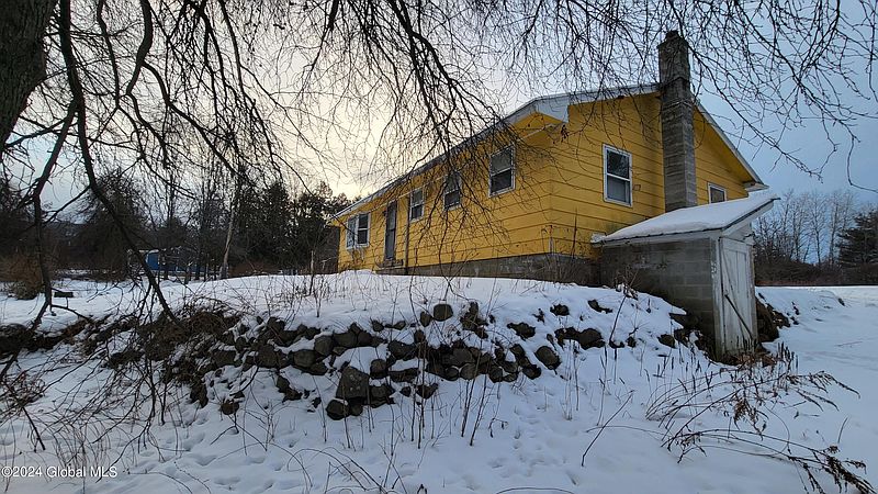 3rd image of 143 Pearl Street