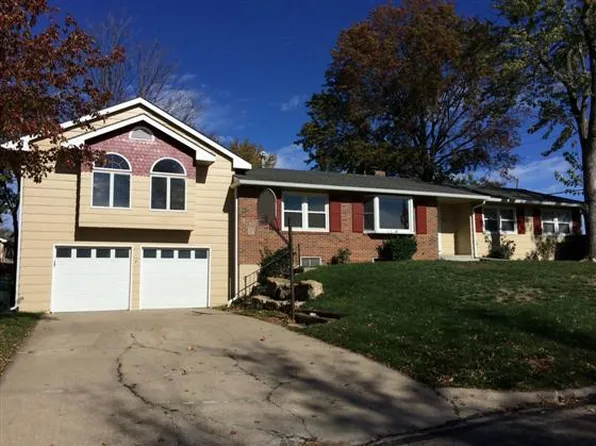 602 W 28th Pl, Lawrence, KS 66046