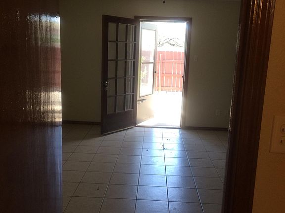 2nd image of 100 E Quince Ave